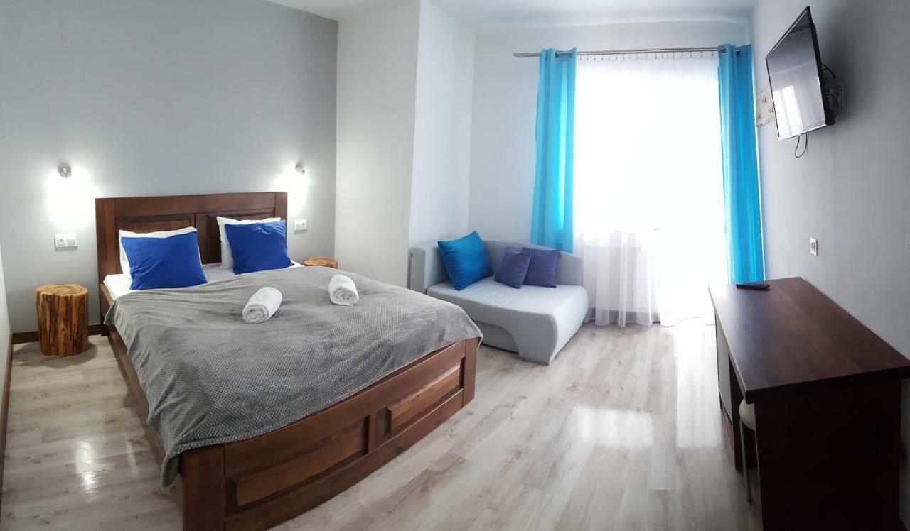Pokój trzyosobowy z balkonem